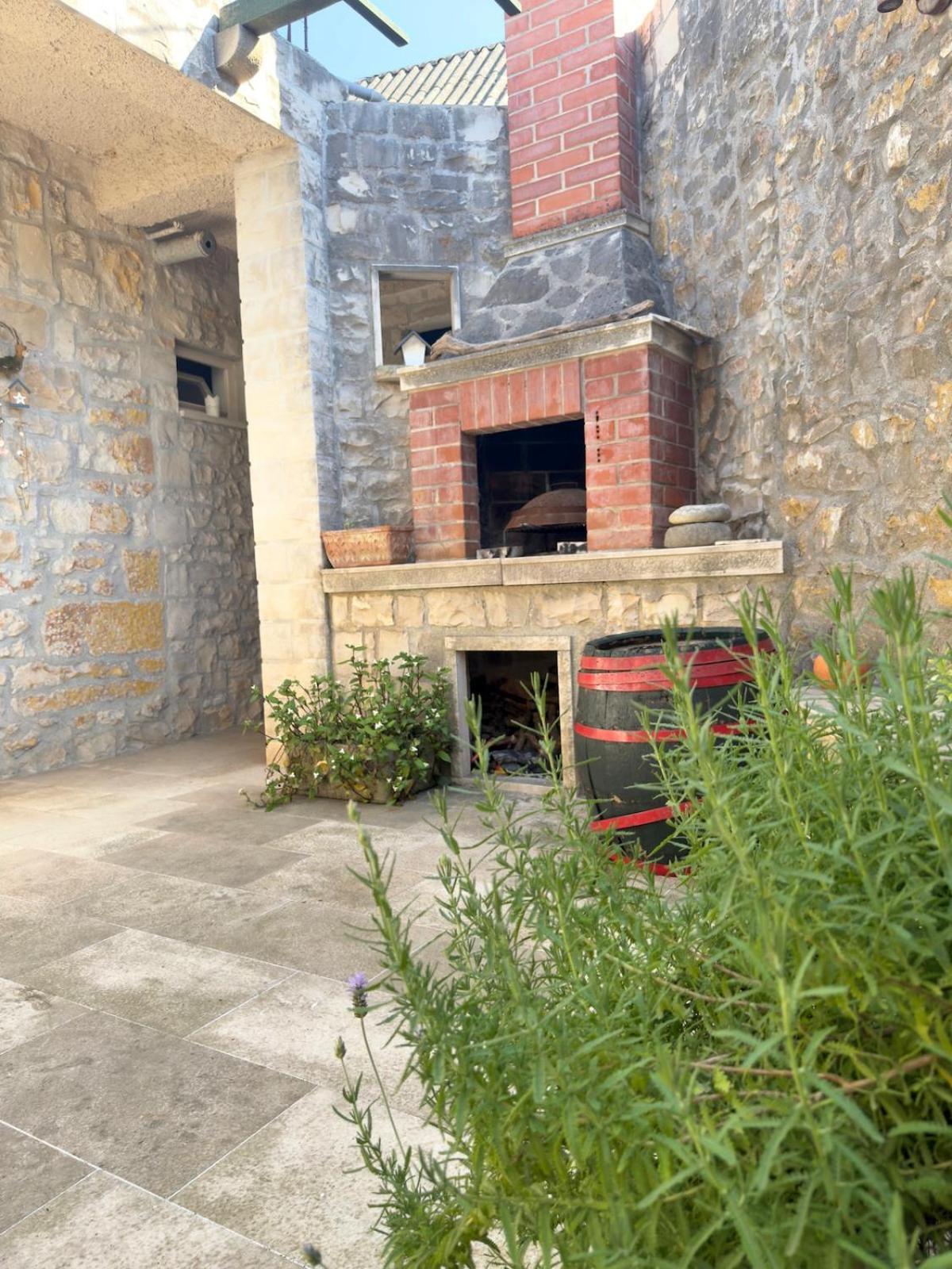 Вилла Visilo Stone House Пучишча Экстерьер фото