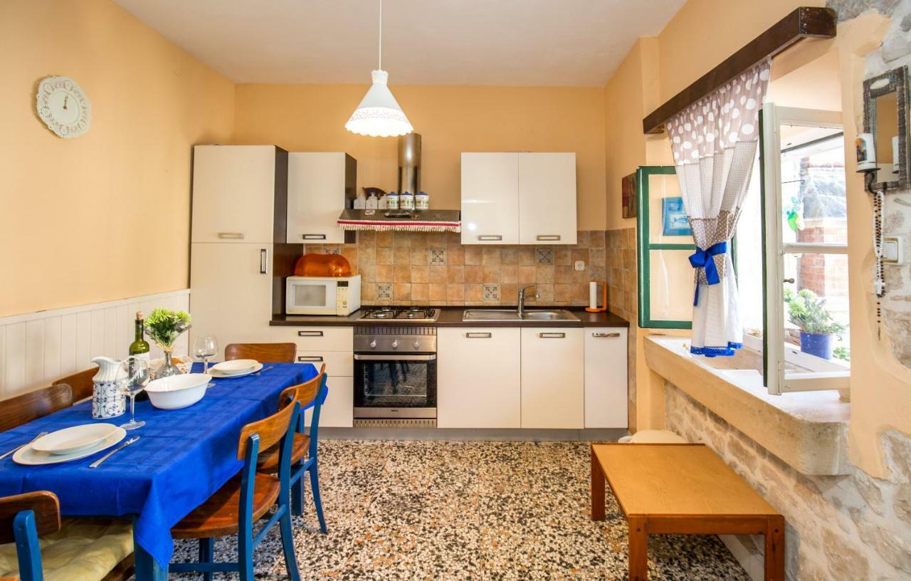 Вилла Visilo Stone House Пучишча Экстерьер фото